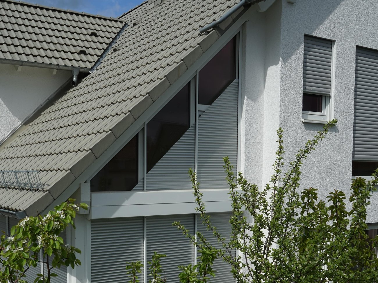 Schrägrollladen am Dachfenster